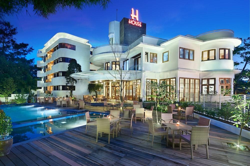 Hotel House Sangkuriang Bandung Zewnętrze zdjęcie