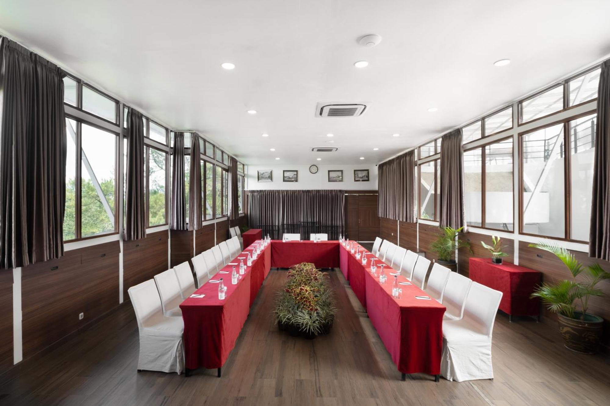 Hotel House Sangkuriang Bandung Zewnętrze zdjęcie