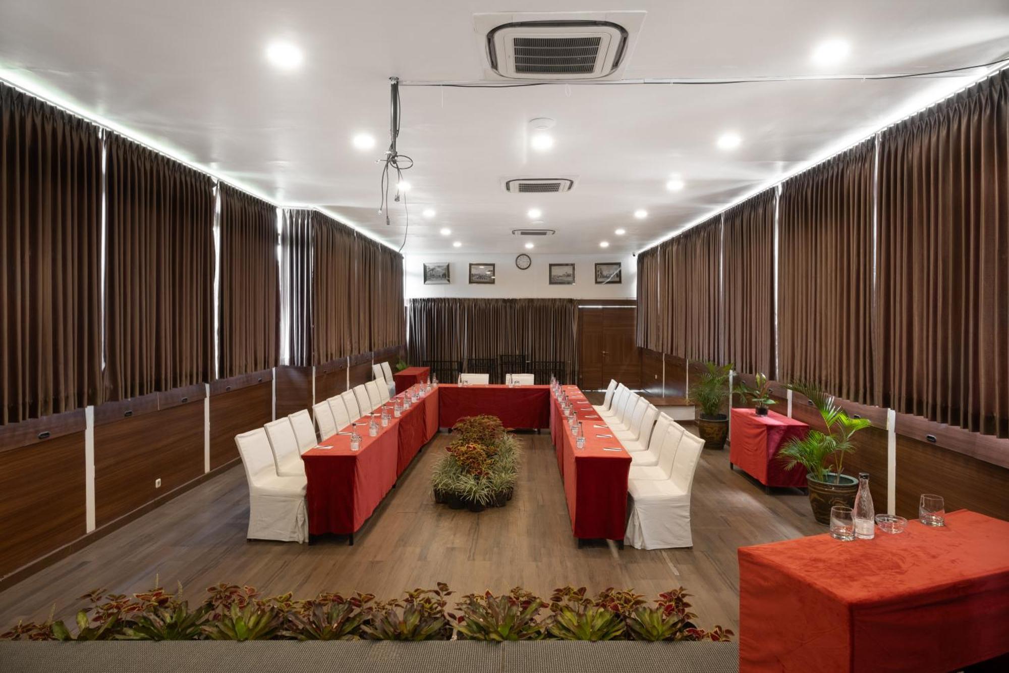 Hotel House Sangkuriang Bandung Zewnętrze zdjęcie
