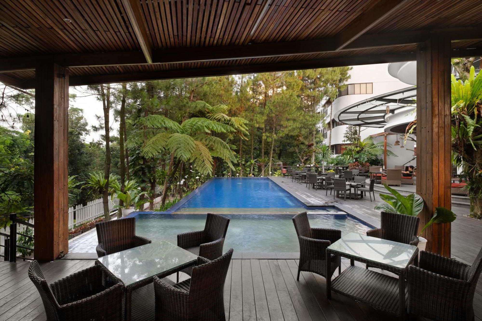 Hotel House Sangkuriang Bandung Zewnętrze zdjęcie
