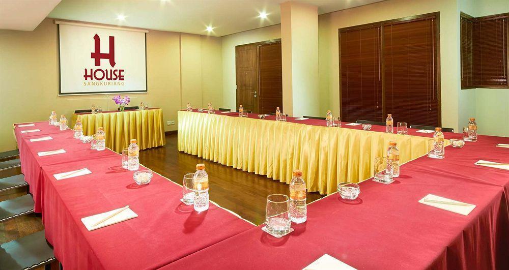 Hotel House Sangkuriang Bandung Zewnętrze zdjęcie