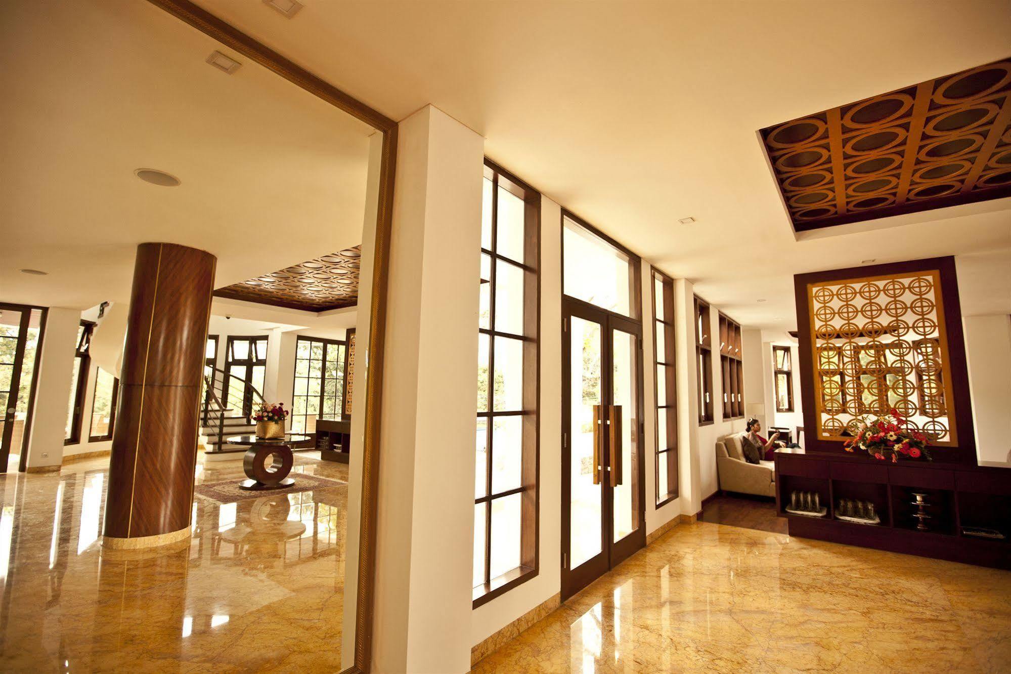 Hotel House Sangkuriang Bandung Zewnętrze zdjęcie