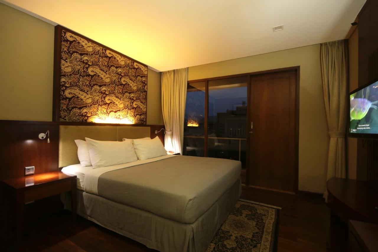 Hotel House Sangkuriang Bandung Zewnętrze zdjęcie